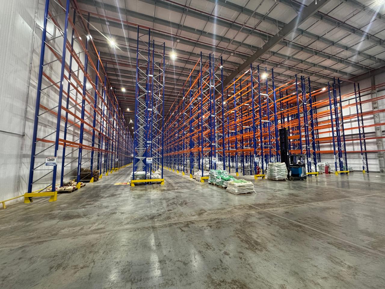 Obra comercial em galpão logístico